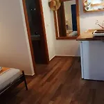 Spyros Santorini Períssa