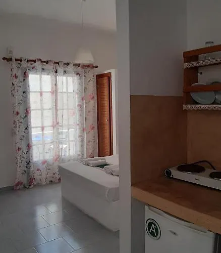 Spyros Santorini * بيريسا