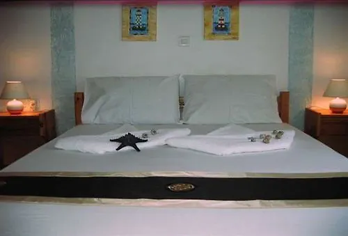 Spyros Santorini * بيريسا