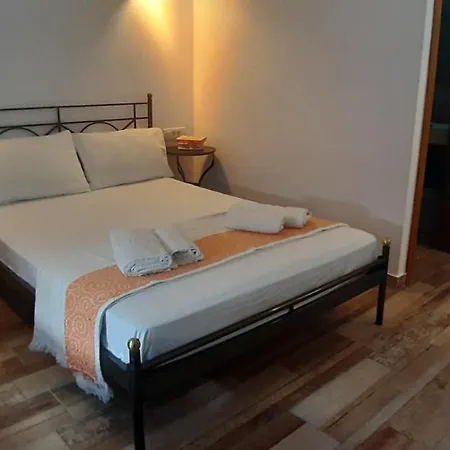 Spyros Santorini Perissa (Santorini)