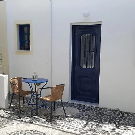 Spyros Santorini * Perissa (Santorini)