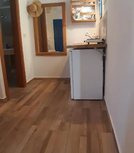 Apartment Spyros Santorini *